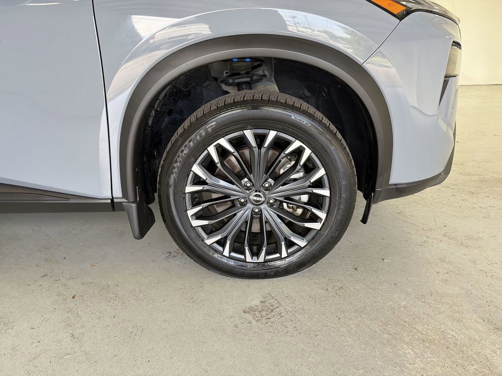 Certified 2025 Nissan Rogue SL w/ Tech Package AWD/4WD image 14