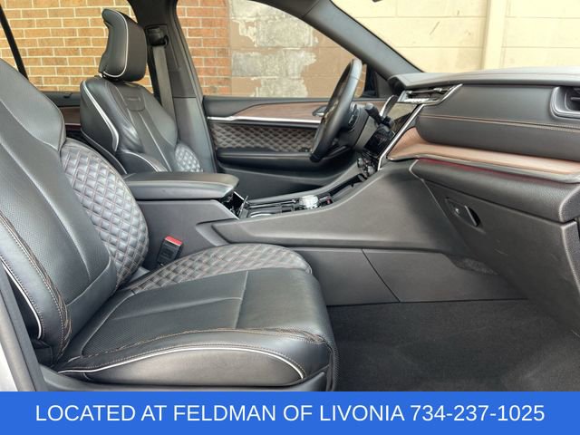 Used 2023 Jeep Grand Cherokee Summit w/ Luxury Tech Group V image 29