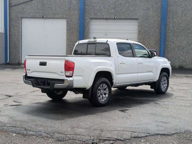 Used 2017 Toyota Tacoma SR5 w/ Tow Package image 5