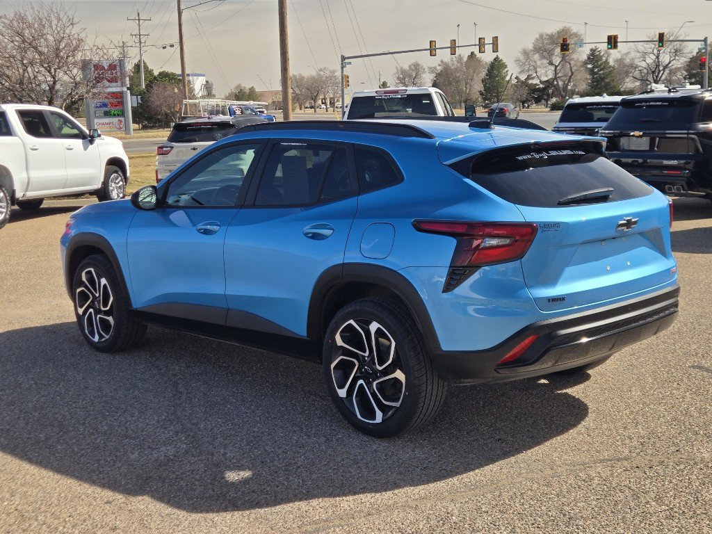 Certified 2025 Chevrolet Trax RS w/ Sunroof Package image 5