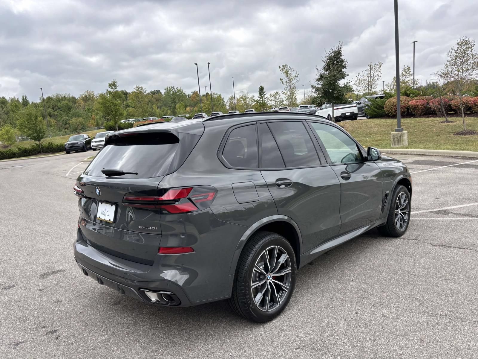 New 2026 BMW X5 xDrive40i w/ M Sport Package AWD/4WD image 7