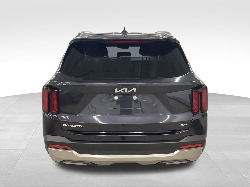 Certified 2025 Kia Sorento S w/ Panoramic Sunroof Package image 7