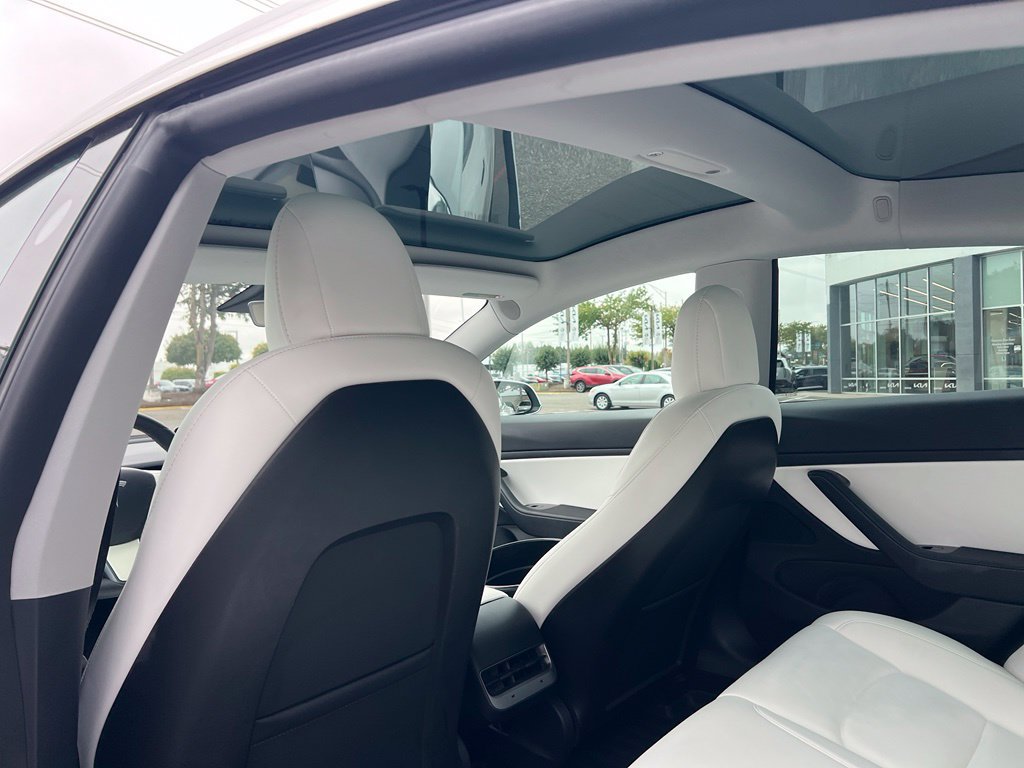 Used 2020 Tesla Model 3 Standard Range Plus RWD image 13