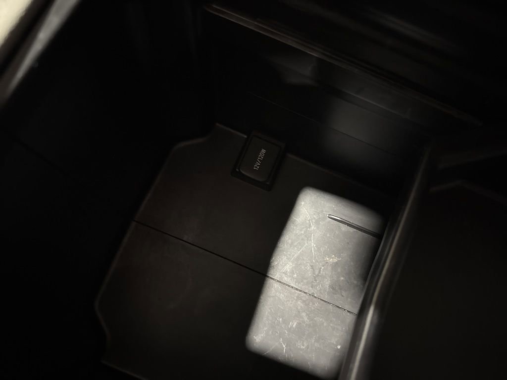 Used 2017 Toyota Highlander XLE image 37