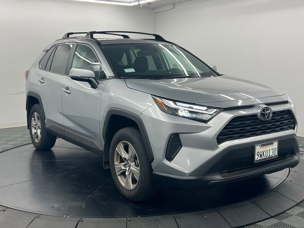 Used 2025 Toyota RAV4 XLE w/ Convenience Package FWD image 3
