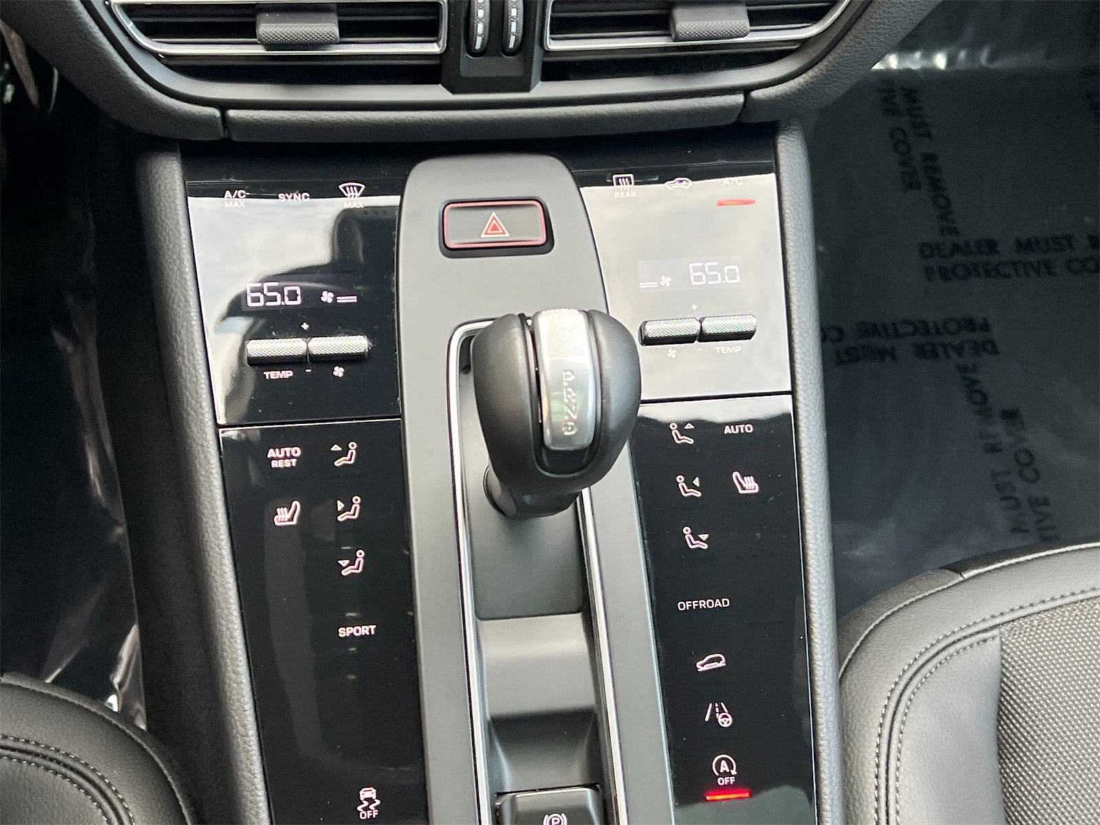 Used 2025 Porsche Macan image 24