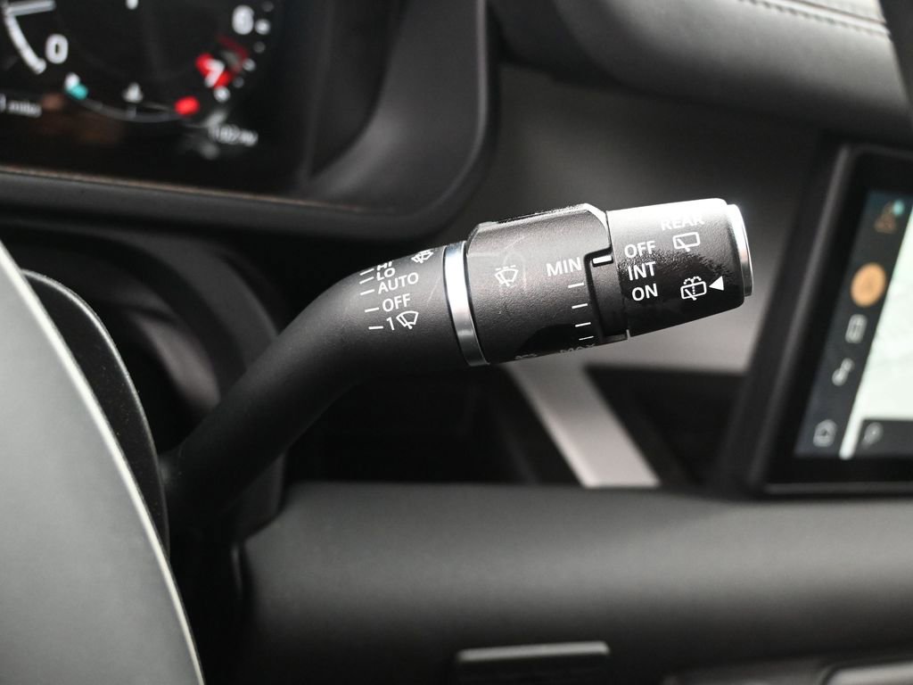 Used 2024 Land Rover Defender 110 S image 17