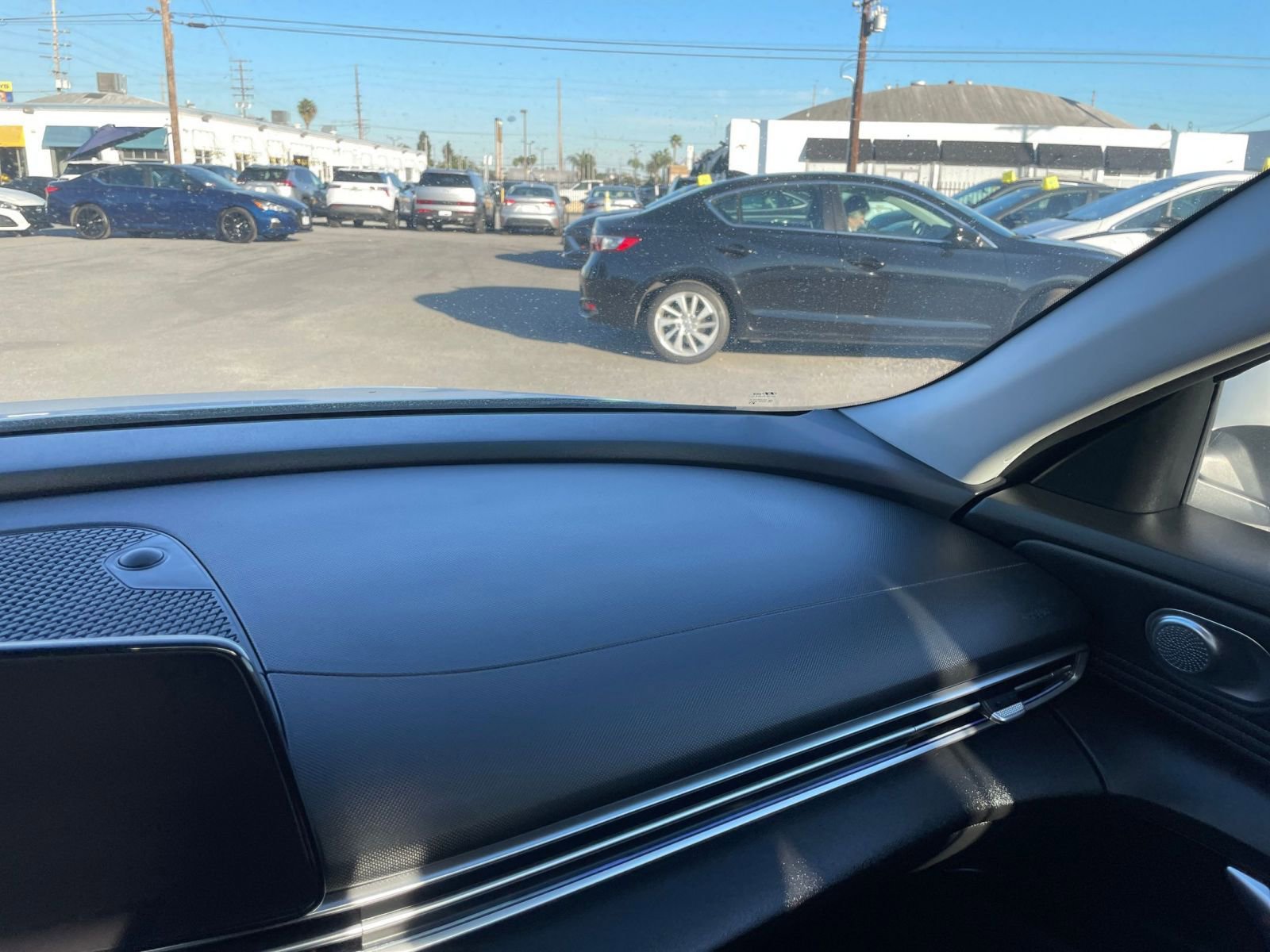 Used 2025 Hyundai Elantra Limited image 40