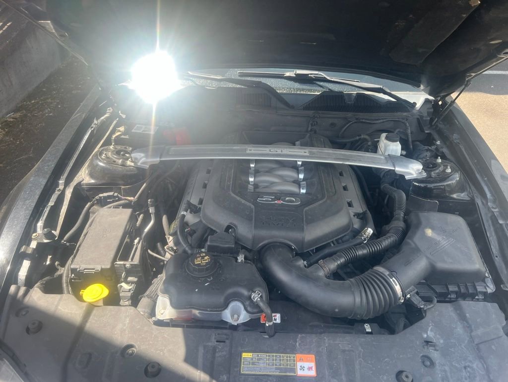 Used 2013 Ford Mustang GT Premium w/ Security Pkg RWD image 6