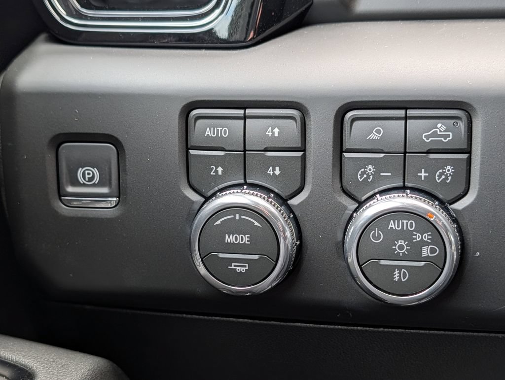 New 2026 GMC Sierra 3500 AT4 w/ AT4 Premium Plus Package AWD/4WD image 46