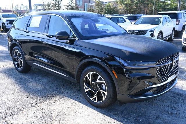 Used 2025 Lincoln Nautilus Premier image 7