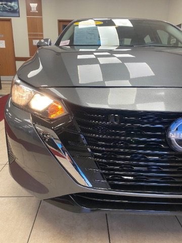 Used 2025 Nissan Sentra SV FWD image 10