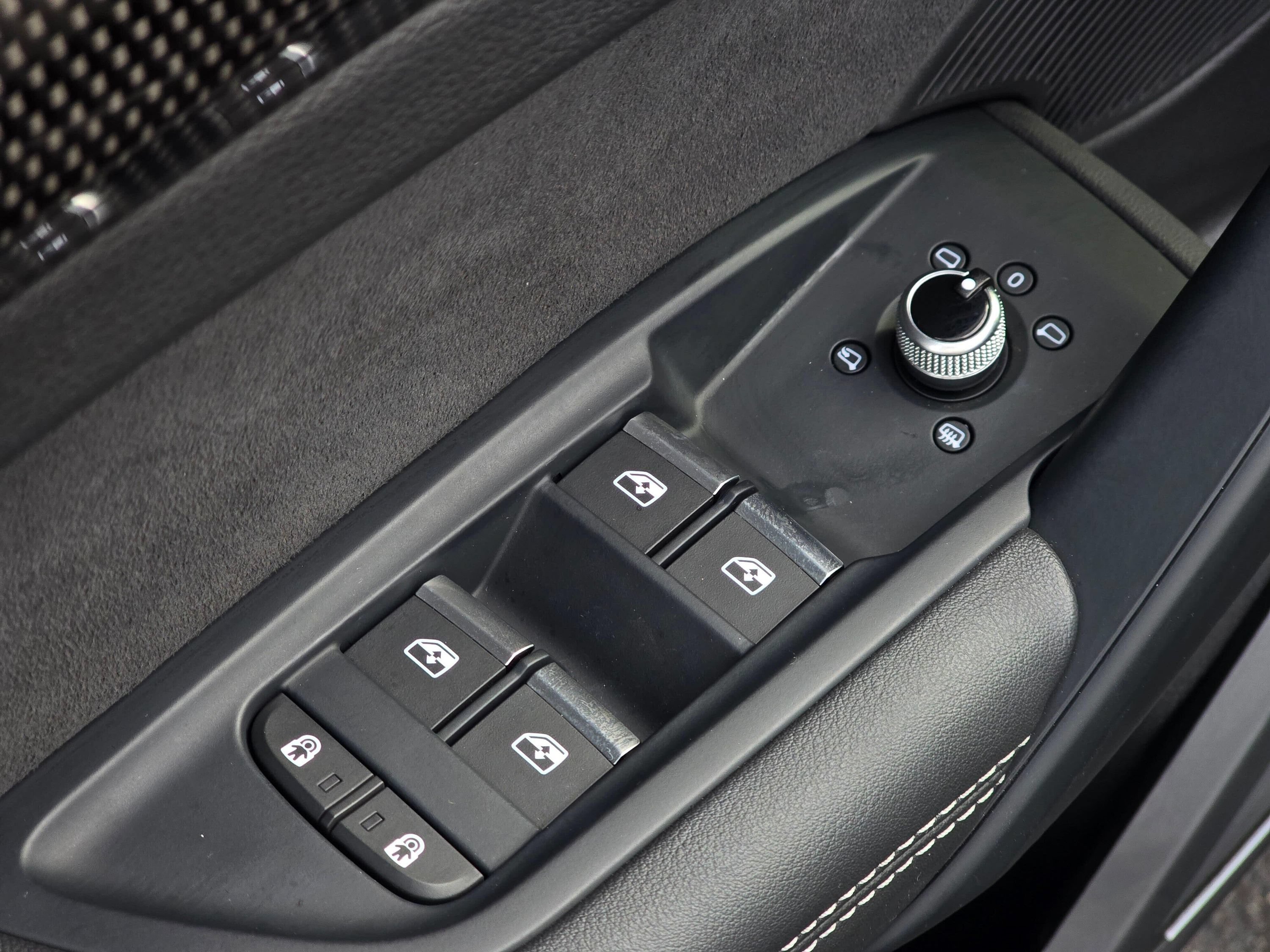 Used 2023 Audi SQ5 Prestige AWD/4WD image 37