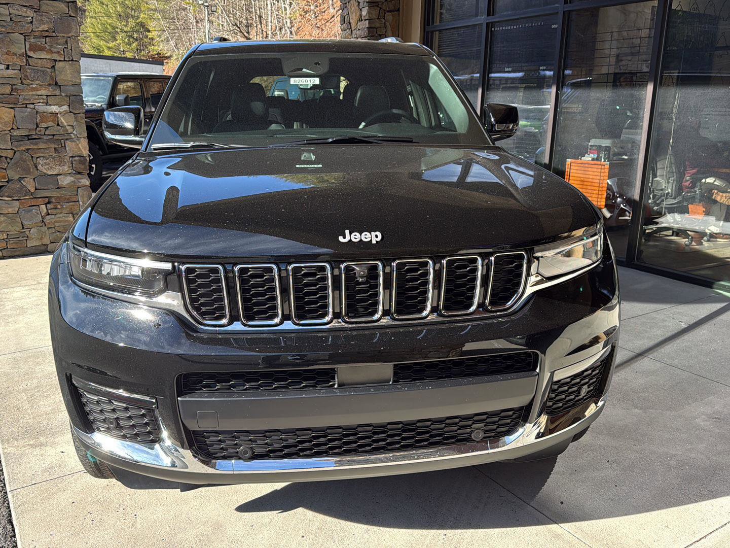 New 2025 Jeep Grand Cherokee L Limited w/ Luxury Tech Group II image 2