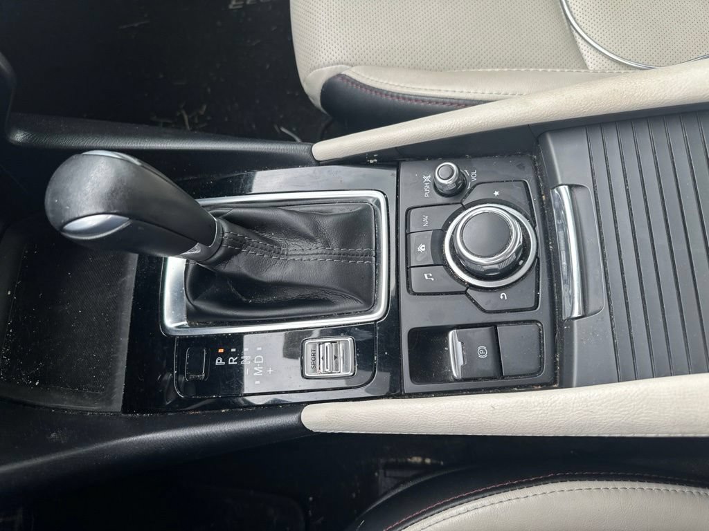 Used 2018 MAZDA MAZDA3 Grand Touring w/ Premium Equipment Package FWD image 21