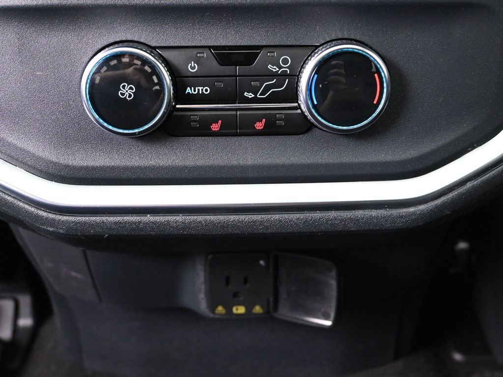 Used 2025 Ford Expedition Max Platinum w/ Stealth Appearance Package image 17