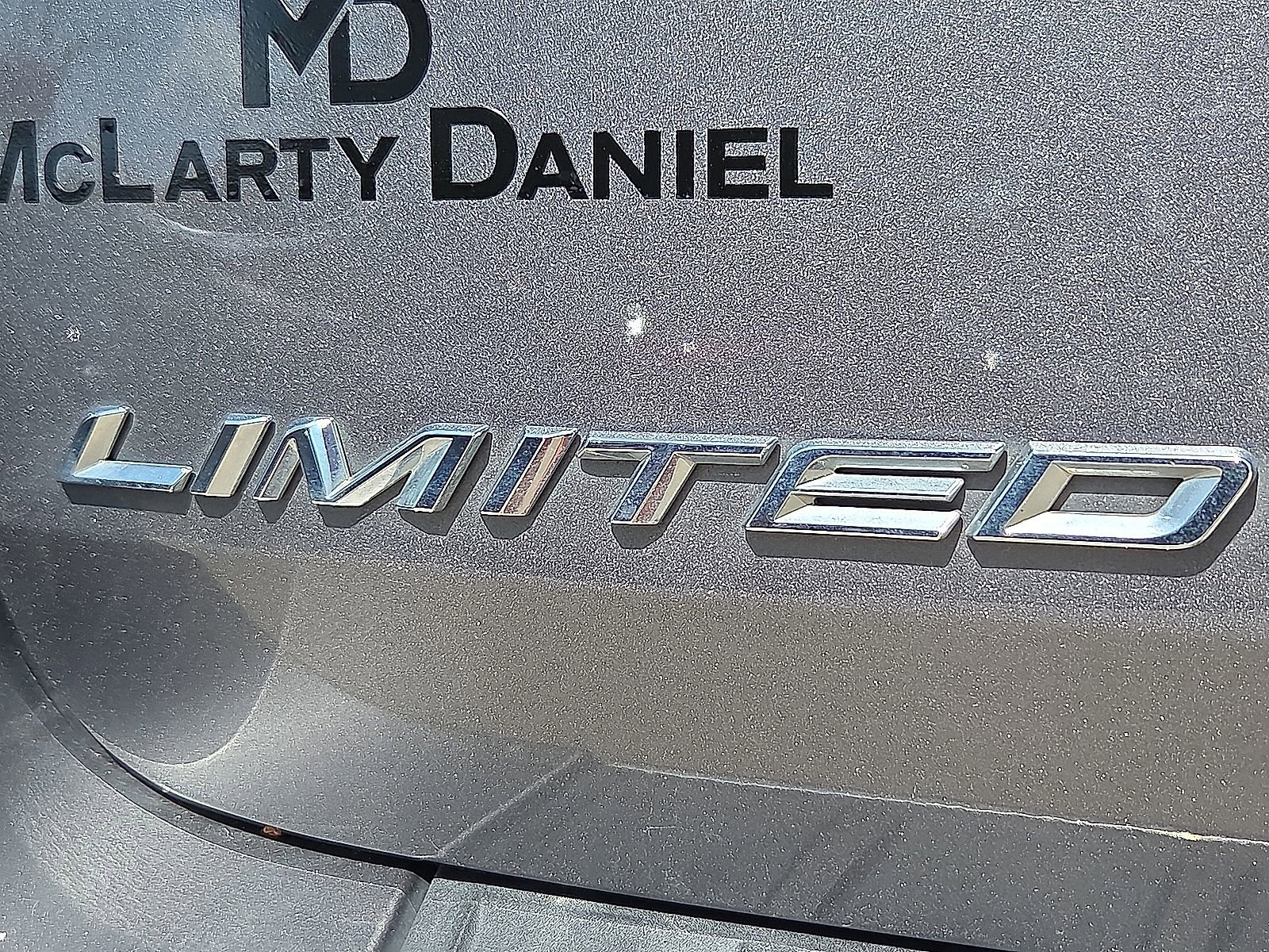 Used 2022 Ford Explorer Limited image 9