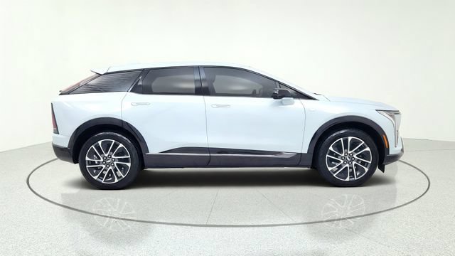 Used 2025 Cadillac Optiq Sport 1 AWD/4WD image 14