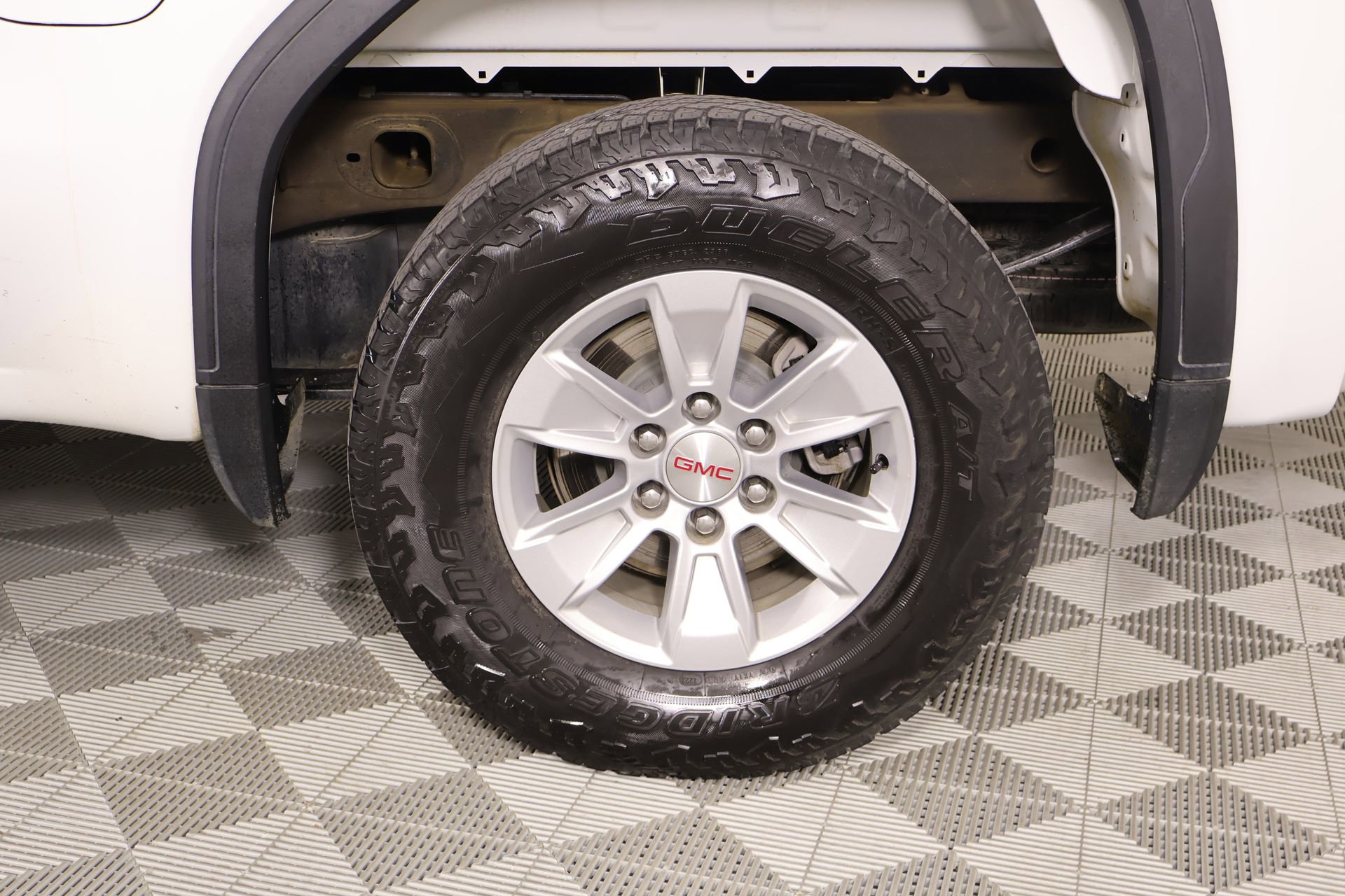 Used 2023 GMC Sierra 1500 SLE AWD/4WD image 18