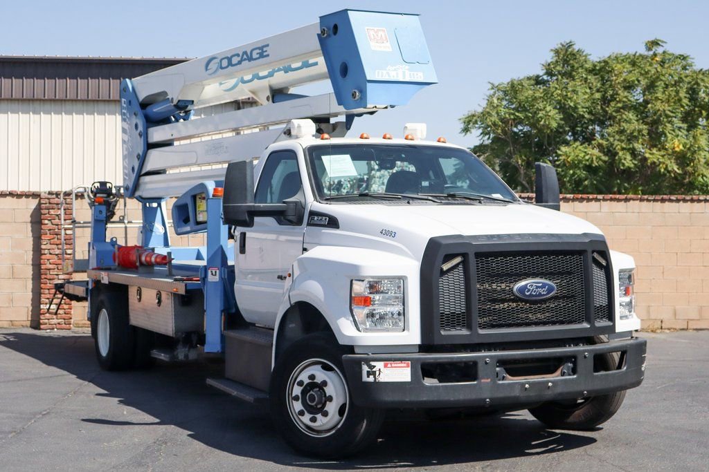 Used 2019 Ford F650 2WD Regular Cab Super Duty image 2