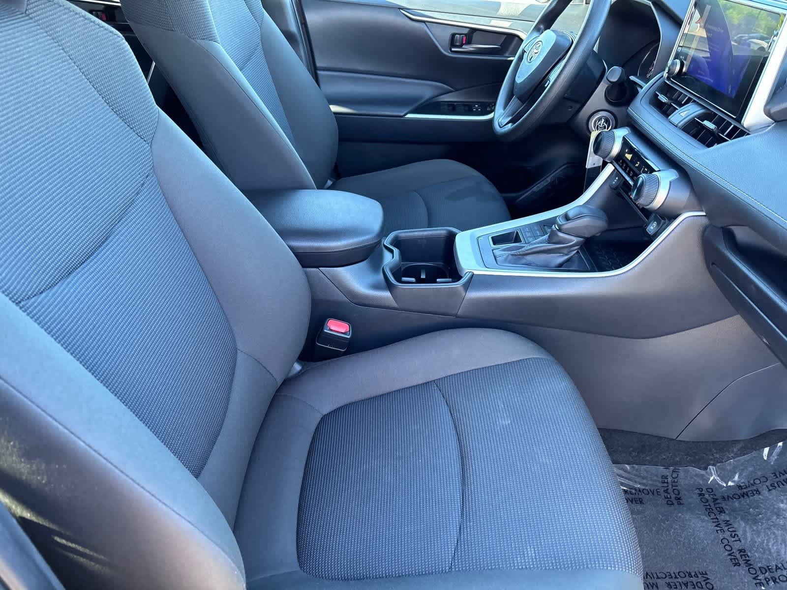 Used 2025 Toyota RAV4 LE AWD/4WD image 14