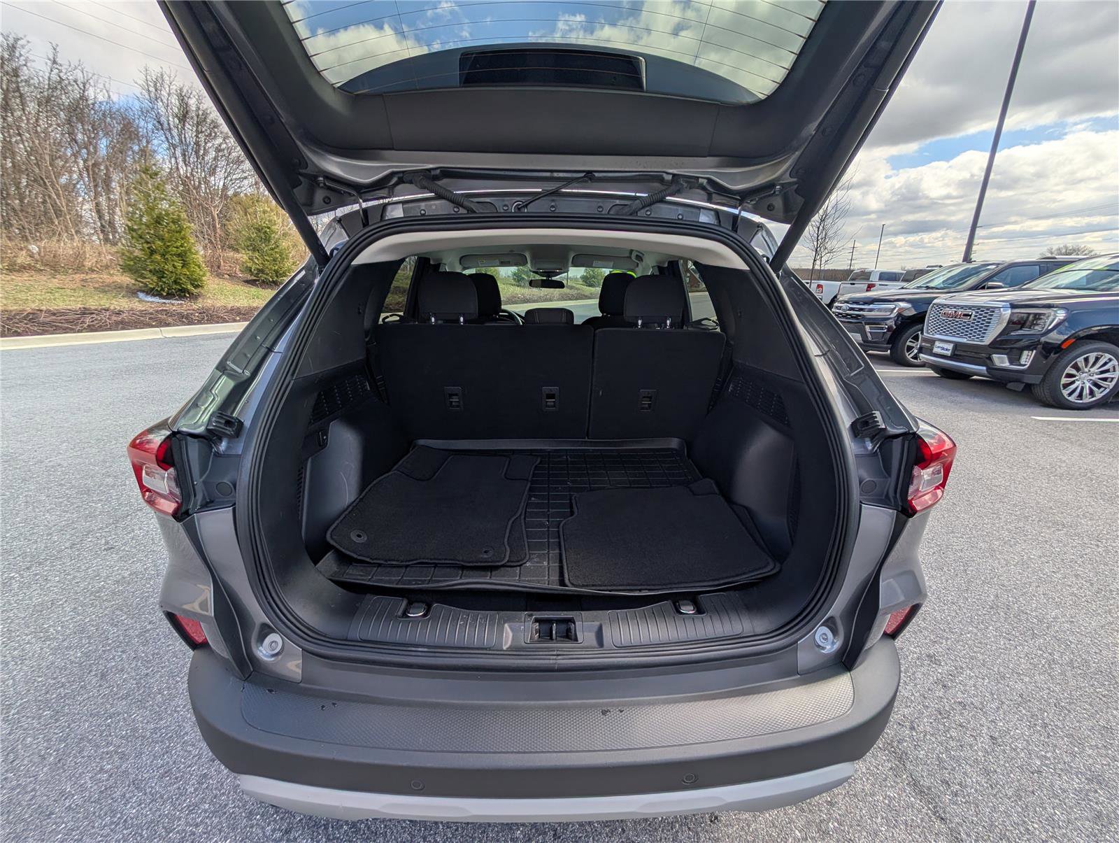 Used 2023 Ford Escape Active w/ Tech Pack #1 AWD/4WD image 12