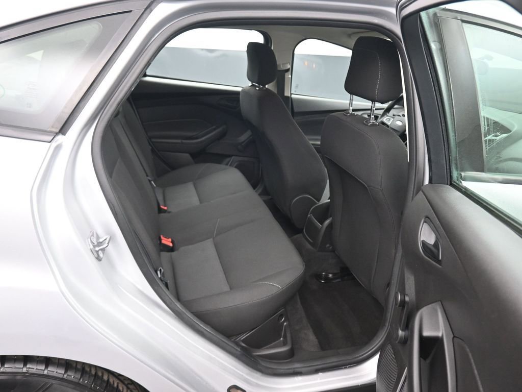 Used 2018 Ford Focus S image 30