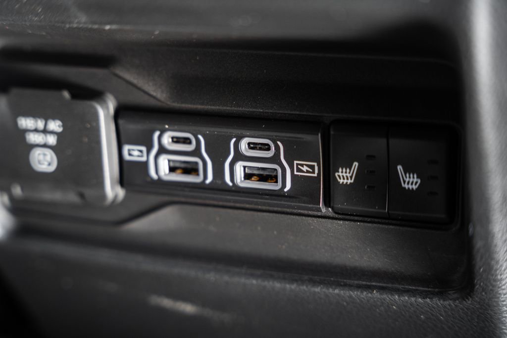 New 2025 Jeep Grand Cherokee Overland w/ Adv Protech Group III image 36