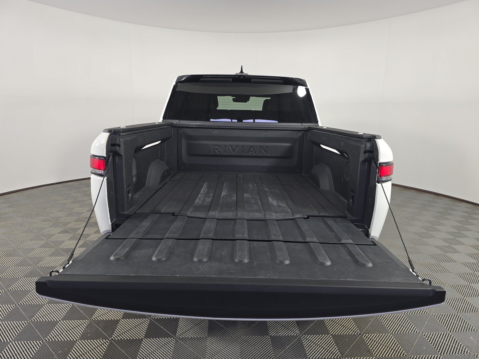 Used 2022 Rivian R1T Launch Edition AWD/4WD image 15