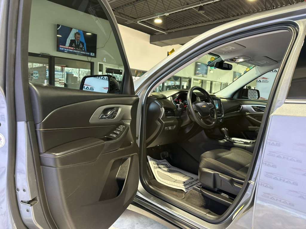 Used 2018 Chevrolet Traverse LS image 26