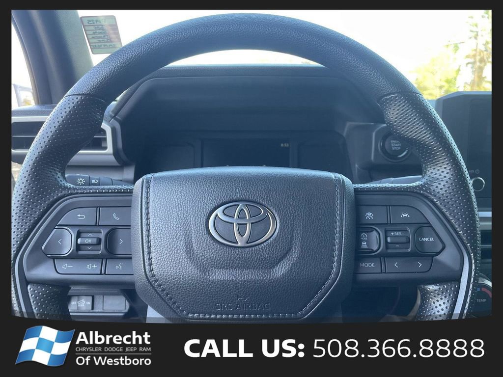 Used 2025 Toyota Tacoma SR5 AWD/4WD image 26