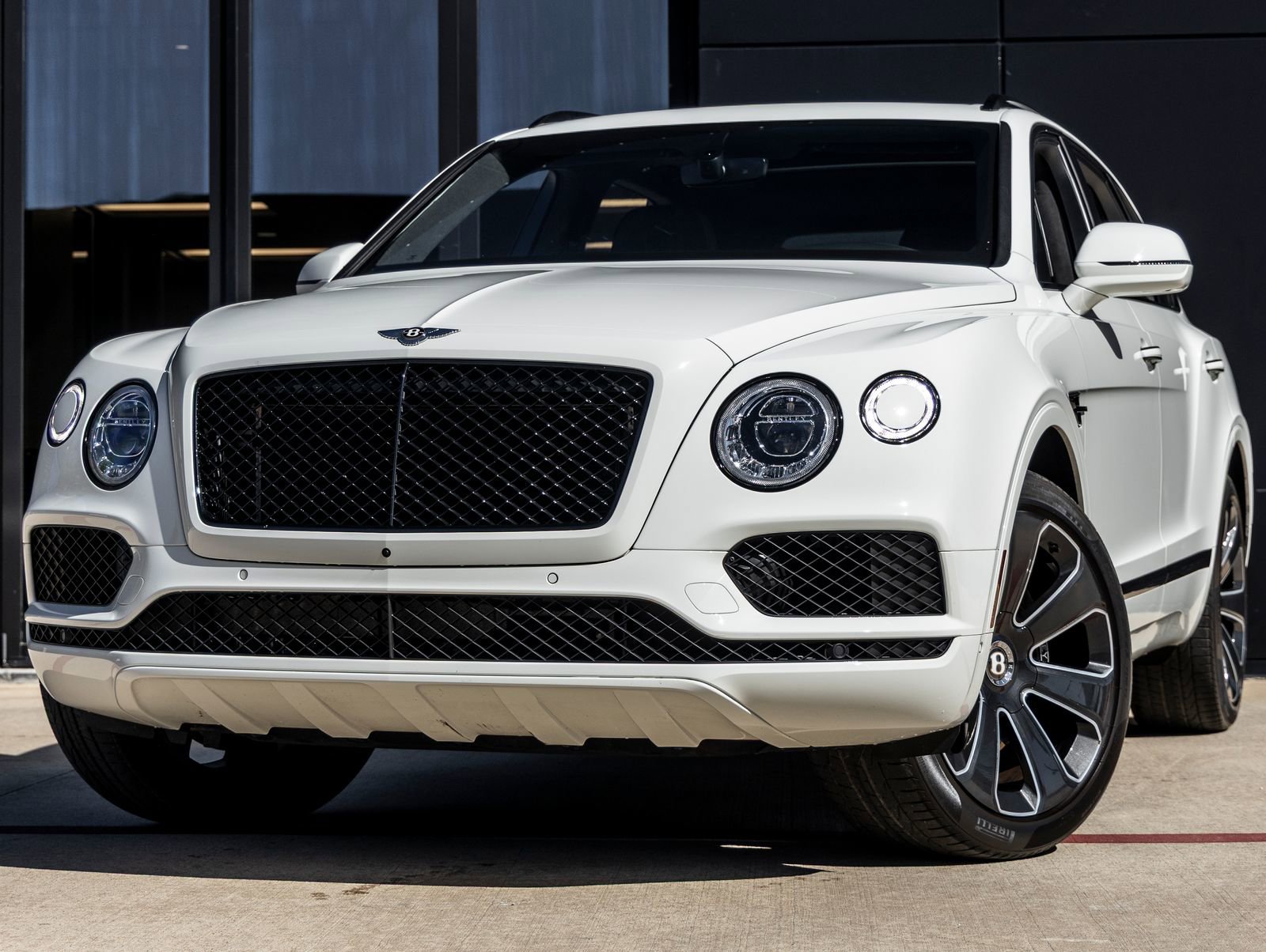 Used 2020 Bentley Bentayga AWD/4WD image 1