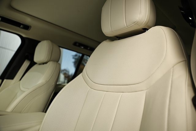 New 2025 Land Rover Range Rover SE image 26