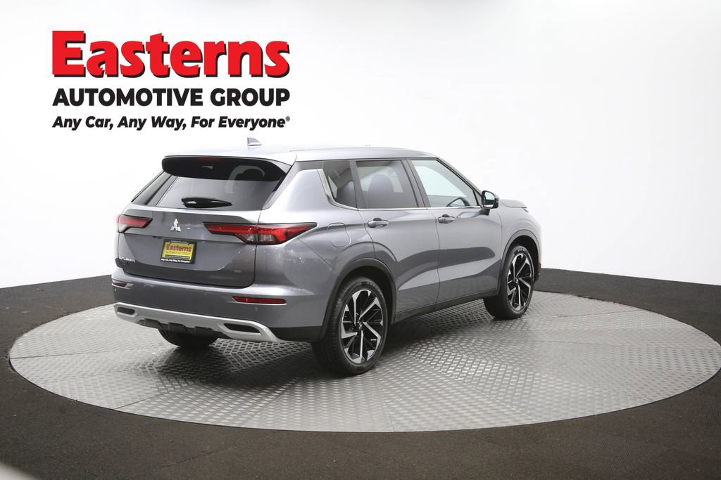 Used 2024 Mitsubishi Outlander SE image 40