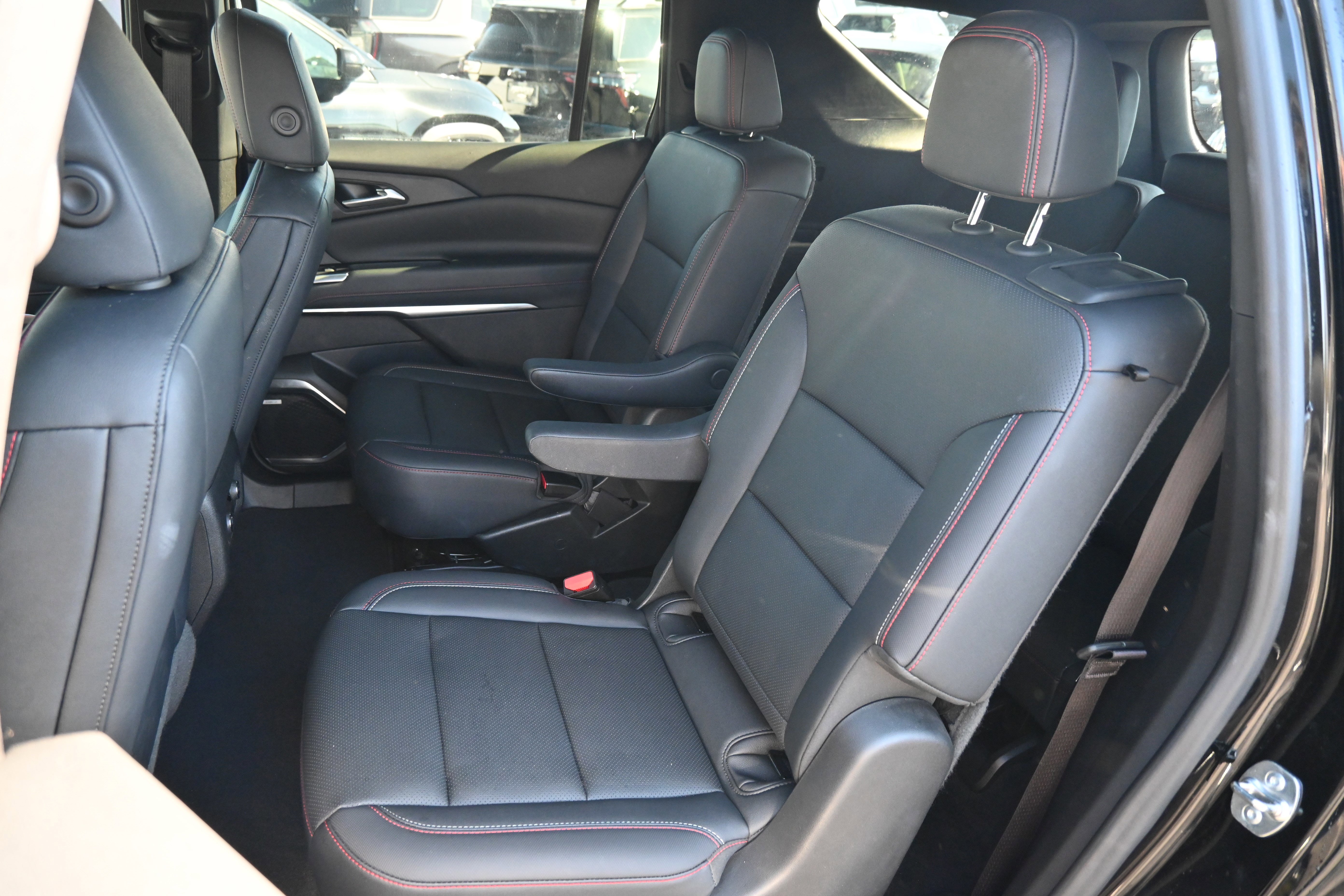 Used 2024 Chevrolet Traverse Z71 w/ Enhanced Driving Package image 10