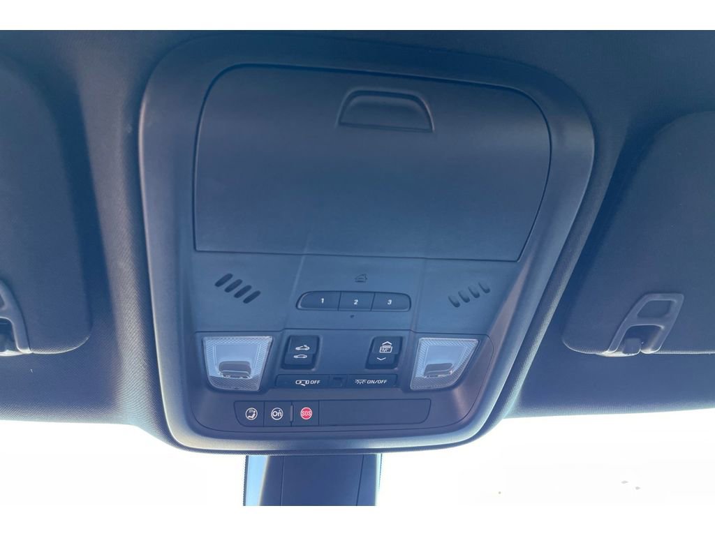 Used 2017 Cadillac XT5 Luxury w/ Driver Awareness Package image 25