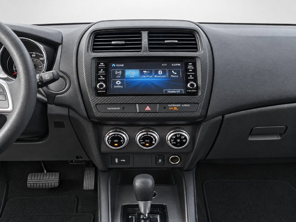 Used 2024 Mitsubishi Outlander Sport ES AWD/4WD image 30