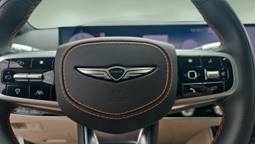 New 2026 Genesis GV70 3.5T Sport Prestige AWD/4WD image 17