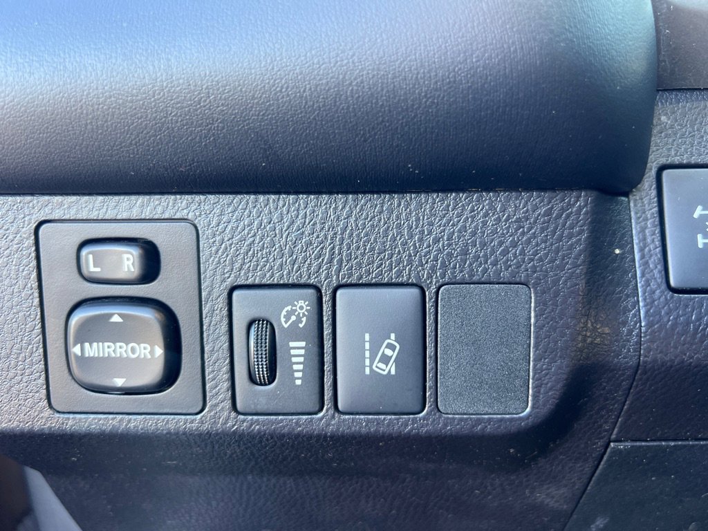 Used 2018 Toyota RAV4 Adventure image 26