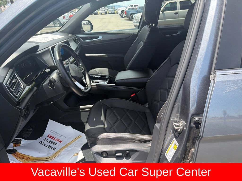 Used 2025 Volkswagen Atlas Cross Sport SE FWD image 9
