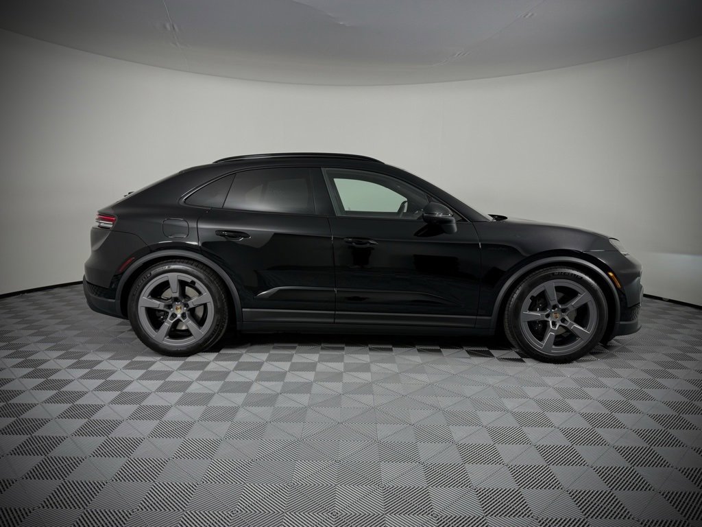 New 2025 Porsche Macan 4 Electric image 11