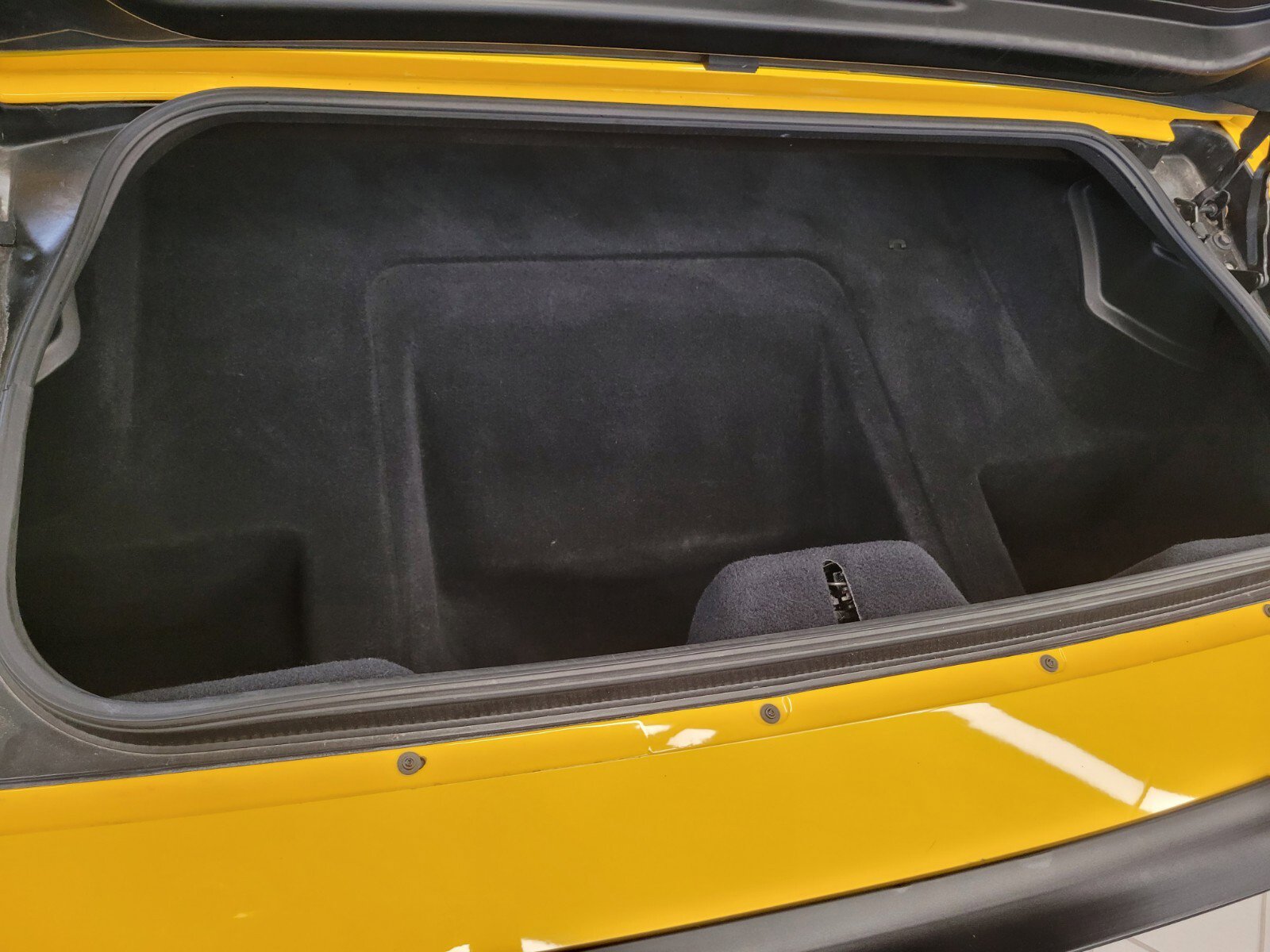 Used 2001 Chevrolet Corvette Z06 w/ Memory Pkg image 11