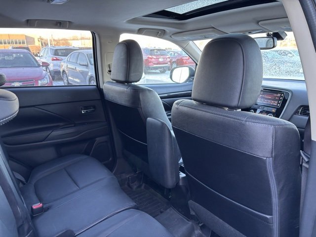 Used 2017 Mitsubishi Outlander SEL image 26