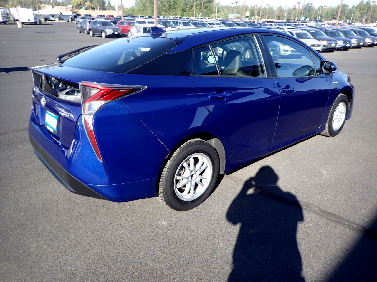 Used 2016 Toyota Prius Four image 5