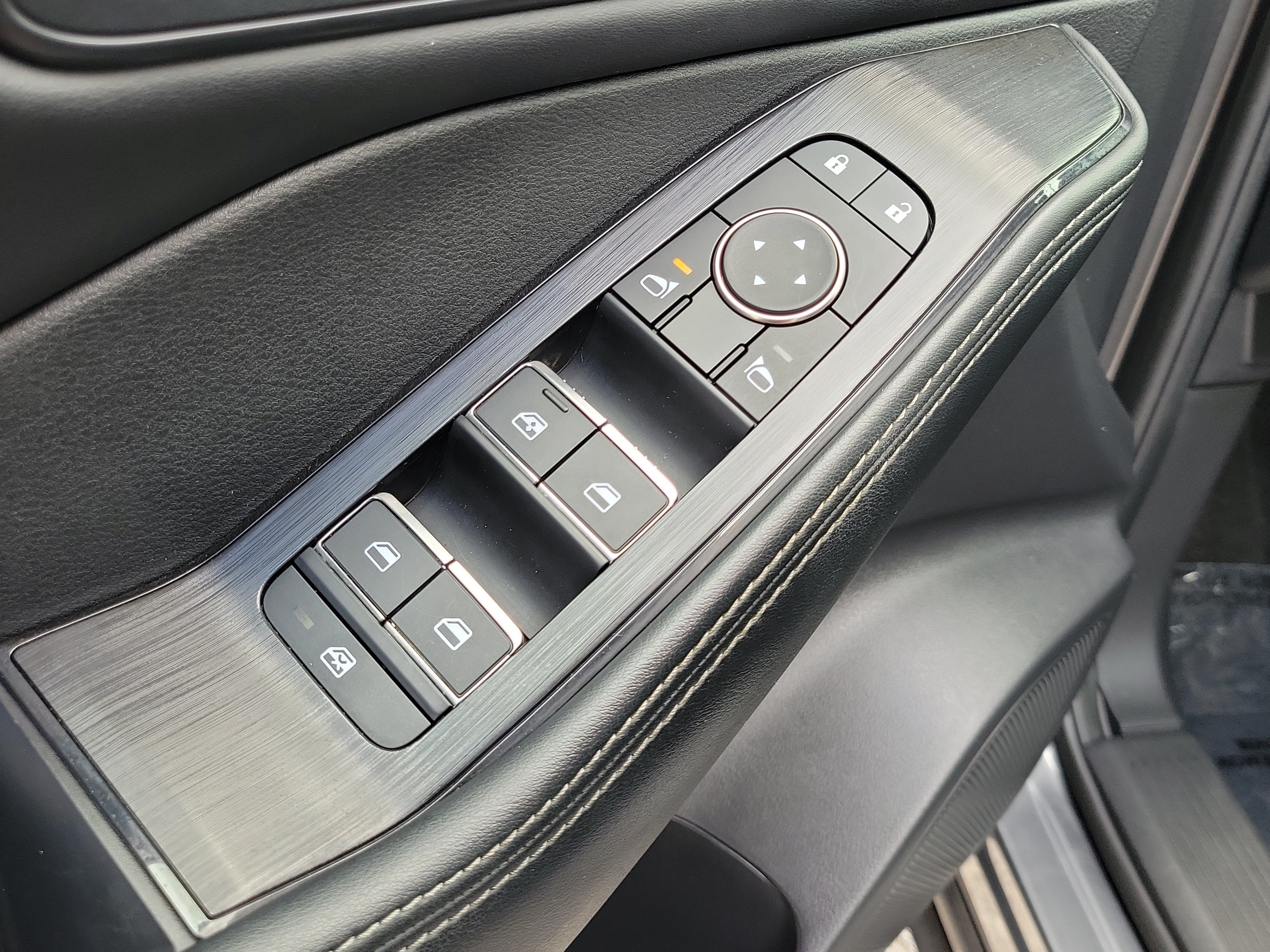 Used 2025 Nissan Rogue SL w/ Tech Package FWD image 20