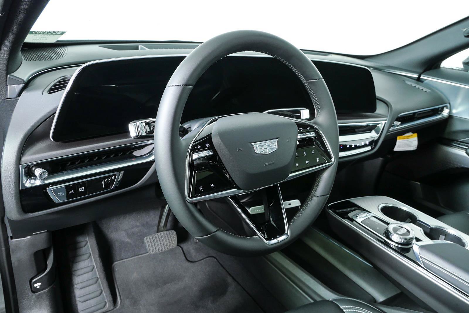 Certified 2024 Cadillac Lyriq Tech RWD image 4