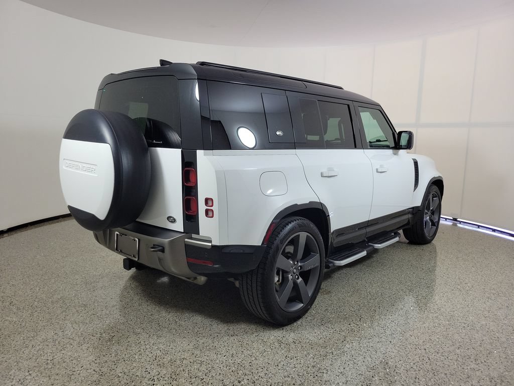 Used 2021 Land Rover Defender 110 X-Dynamic HSE AWD/4WD image 4