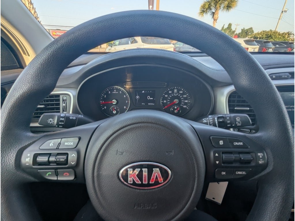 Used 2018 Kia Sorento FWD image 16
