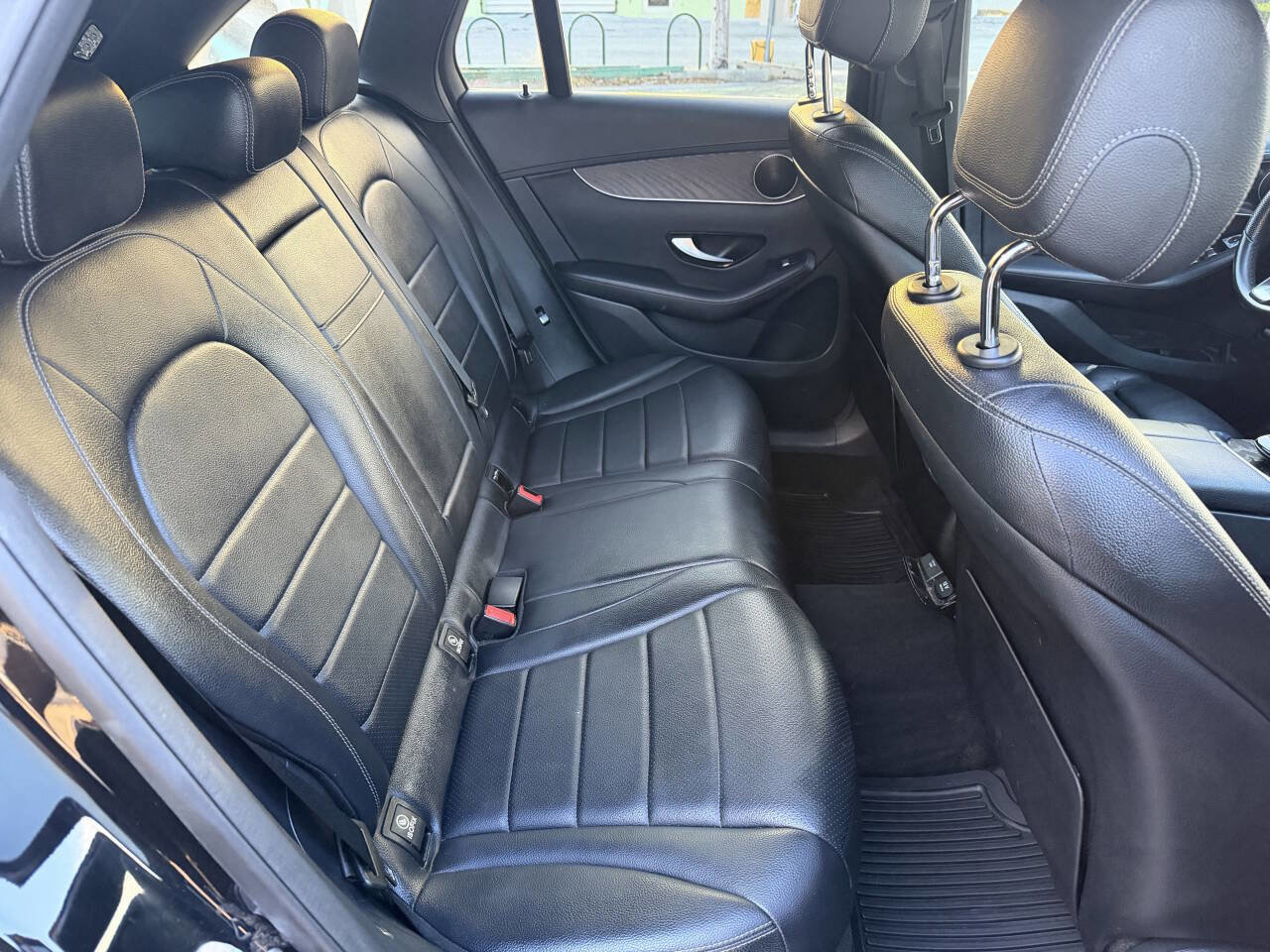 Used 2017 Mercedes-Benz GLC 300 image 30