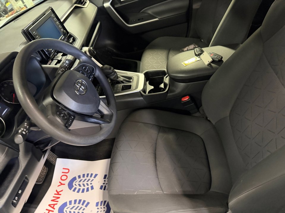 Used 2020 Toyota RAV4 XLE w/ All Weather Liner Package AWD/4WD image 34